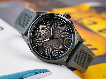 LUNA - Guilloché Dial