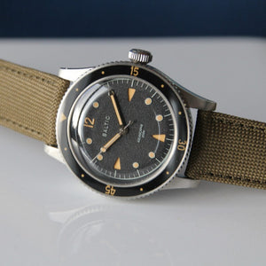 LARMOR PLAGE vintage green canvas watch strap